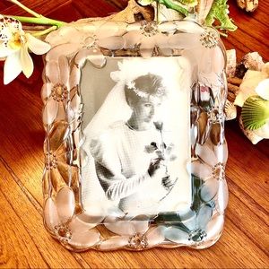 FIFTH AVENUE⚡Handcrafted Crystal Photo Frame